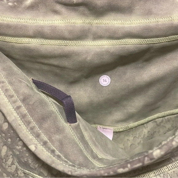 Lululemon Base Pace High-Rise Tight 25" | Size 14 - Picture 7 of 11